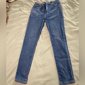 Express Skinny High Rise Jeans size 8, must go